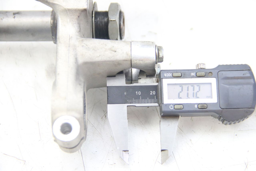 photo de Górna obejma widelca HONDA CRF CR-F 100 (2004 - 2013) - Zoom stanu zużycia