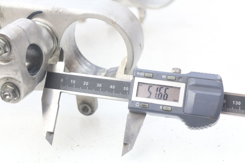 photo de Górna obejma widelca HONDA CRF 250 (2016 - 2017) - Inny kąt widzenia