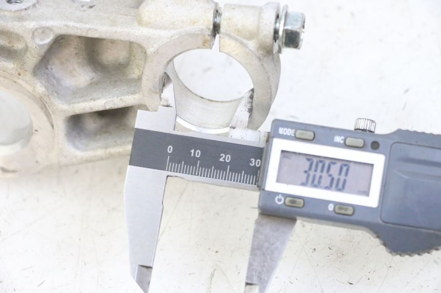 photo de Górna obejma widelca HONDA CRF-F CRF F 110 (2019 - 2022) - Zoom stanu zużycia