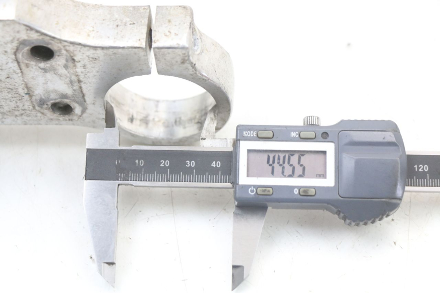 photo de Górna obejma widelca LONCIN DIRT BIKE 125 - Zbliżenie techniczne