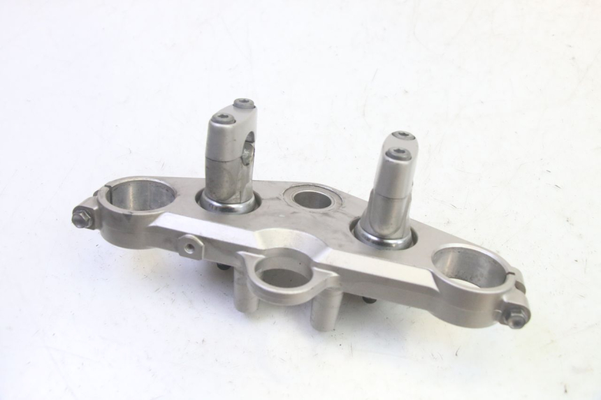 photo de Górna obejma widelca SUZUKI DL V STROM 1000 (2002 - 2007) - Zbliżenie techniczne