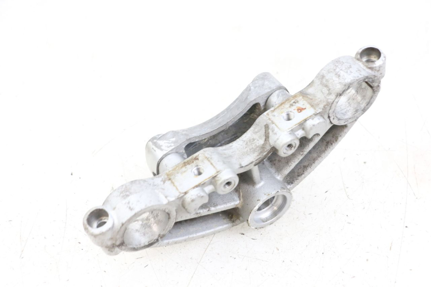 photo de Górna obejma widelca HYOSUNG GF 125 (2001 - 2005) - Zbliżenie techniczne