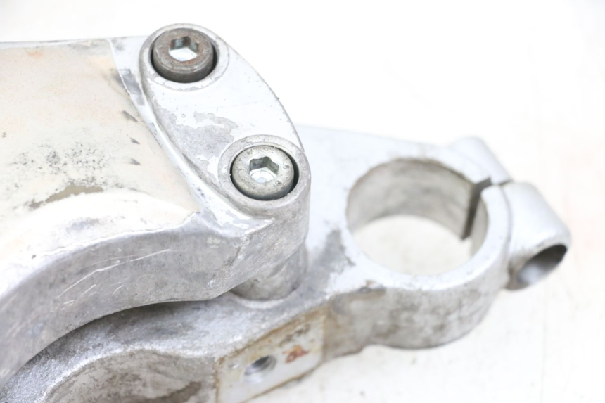 photo de Górna obejma widelca HYOSUNG GF 125 (2001 - 2005) - Widok ogólny