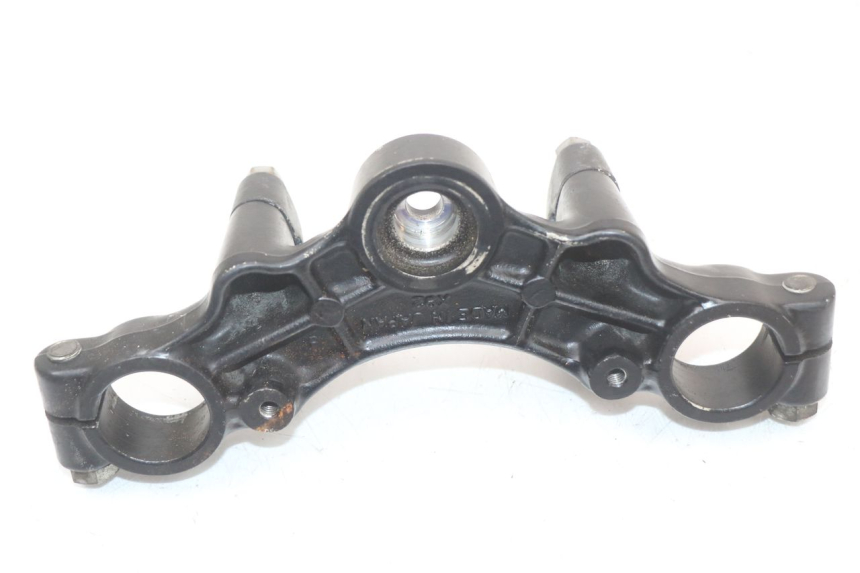 photo de Górna obejma widelca SUZUKI GN 125 (1997 - 2000) - Zbliżenie techniczne