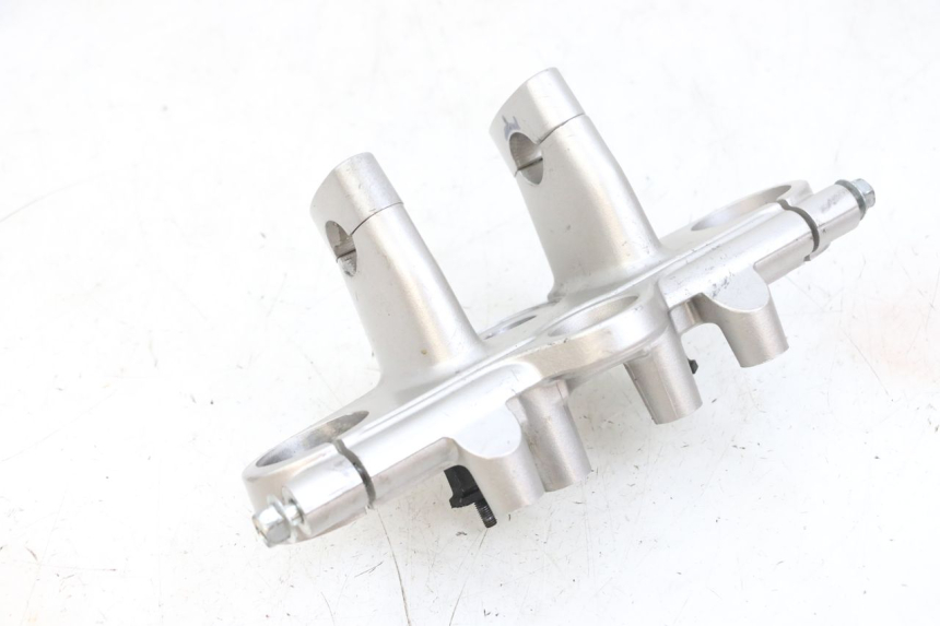 photo de Górna głowica widelca SUZUKI GSF N BANDIT 600 (1996 - 1999) - Widok ogólny