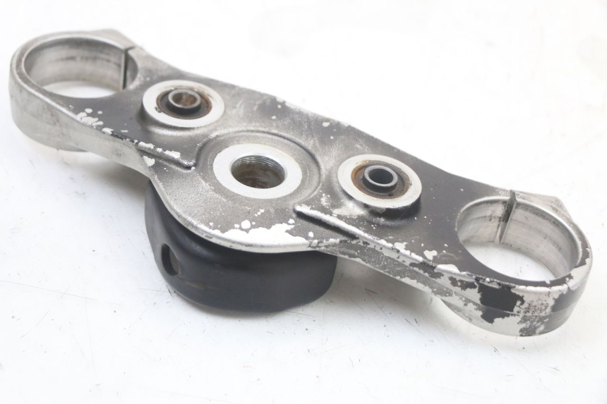 photo de Górna obejma widelca SUZUKI GSR 750 (2011 - 2017) - Zbliżenie techniczne