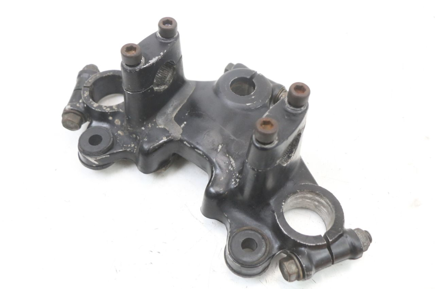 photo de Górna obejma widelca SUZUKI GSX E 250 (1982 - 1983) - Inny kąt widzenia