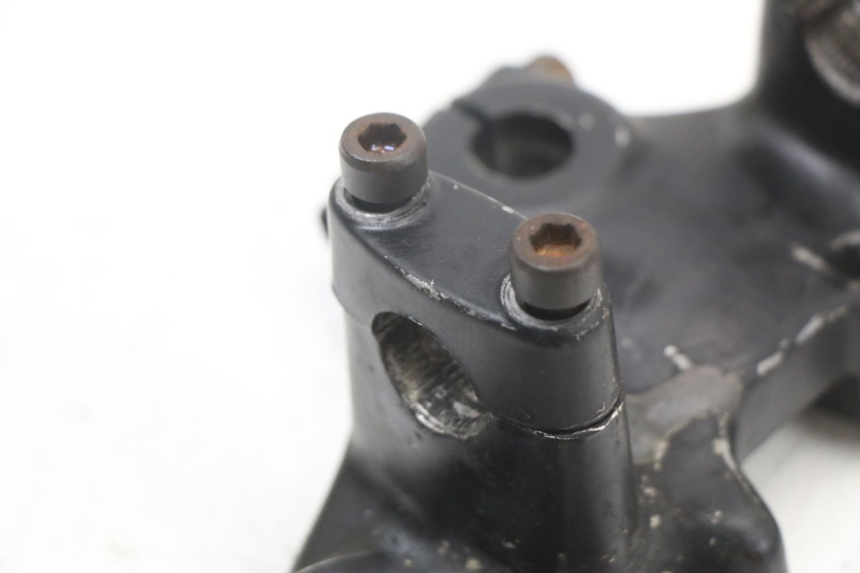 photo de Górna obejma widelca SUZUKI GSX E 250 (1982 - 1983) - Zbliżenie techniczne