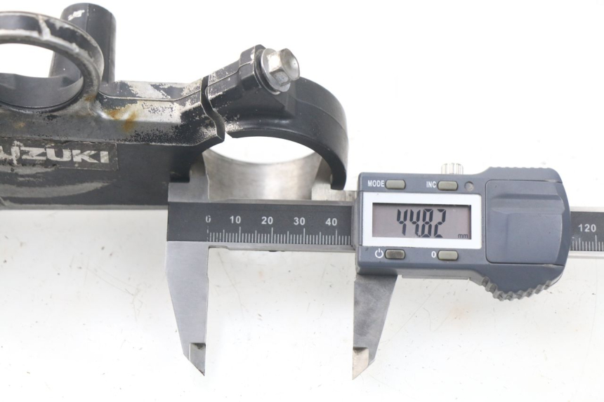 photo de Górna obejma widelca SUZUKI GSX-R GSXR 600 (2001 - 2003) - Szczegół części