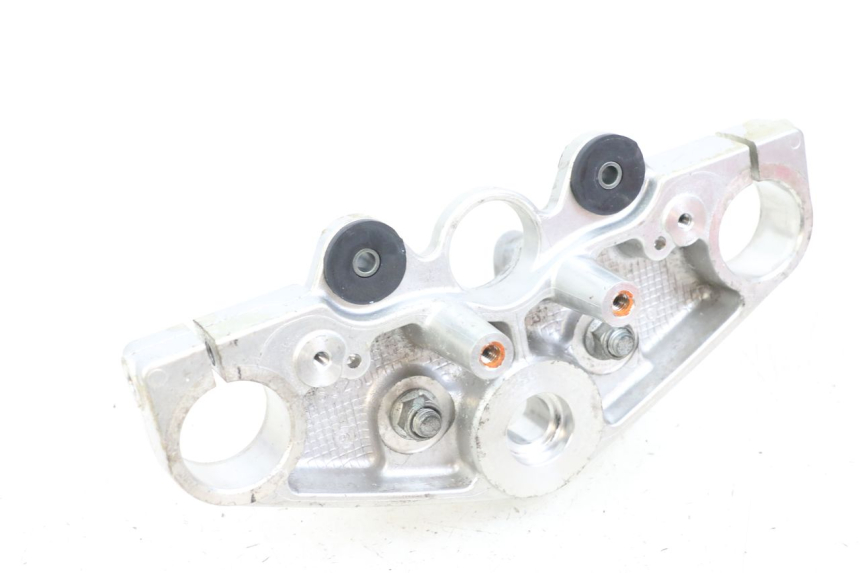 photo de Górna obejma widelca SUZUKI GZ MARAUDER 125 (1998 - 2004) - Inny kąt widzenia