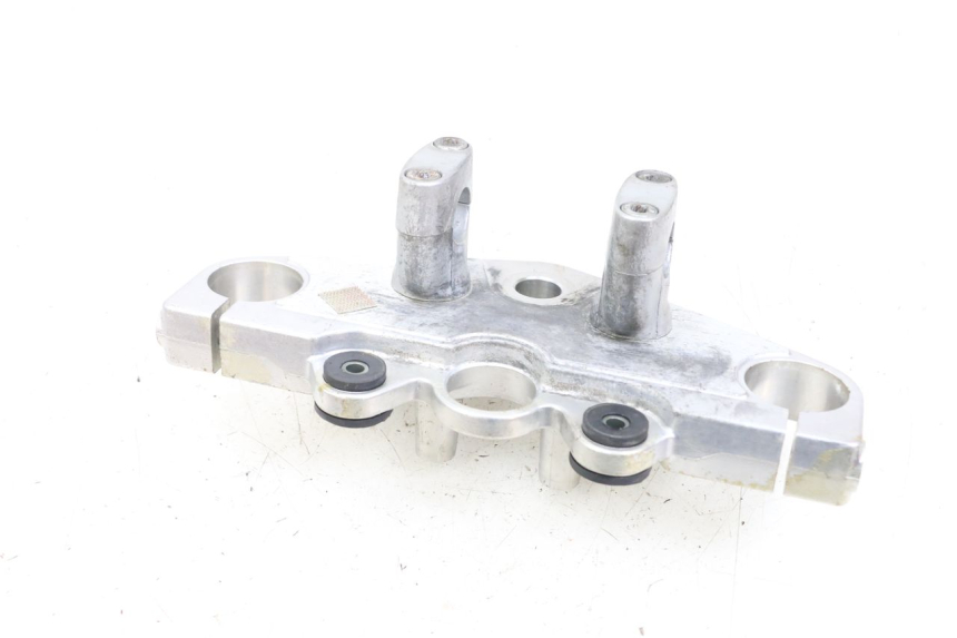 photo de Górna obejma widelca SUZUKI GZ MARAUDER 125 (1998 - 2004) - Zbliżenie techniczne