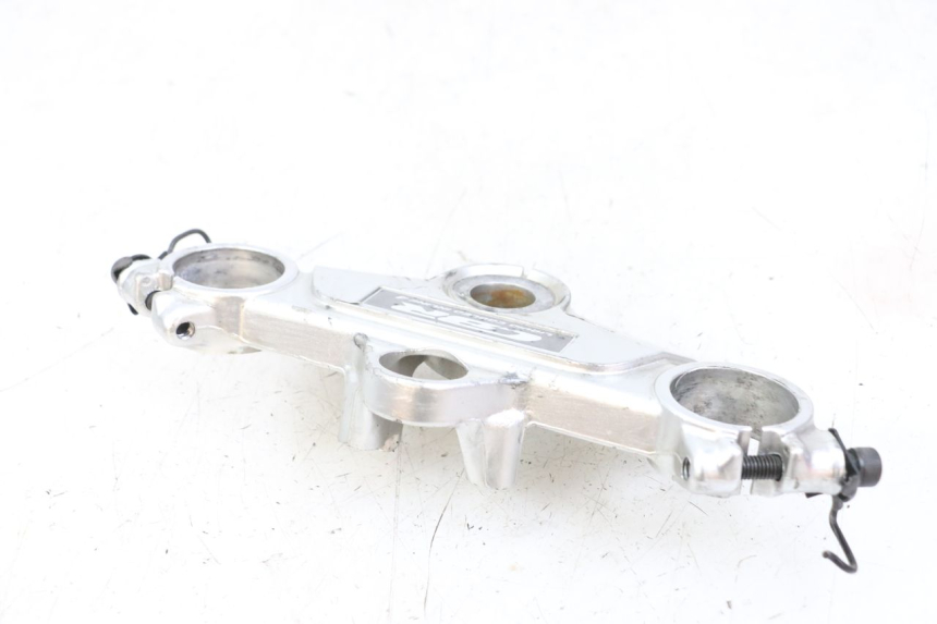 photo de Górna obejma widelca HONDA CBR F 1000 (1993 - 1996) - Zbliżenie techniczne