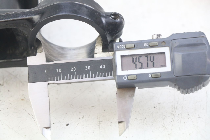 photo de Górna głowica widelca KAWASAKI KX 85 (2001 - 2013) - Szczegół części