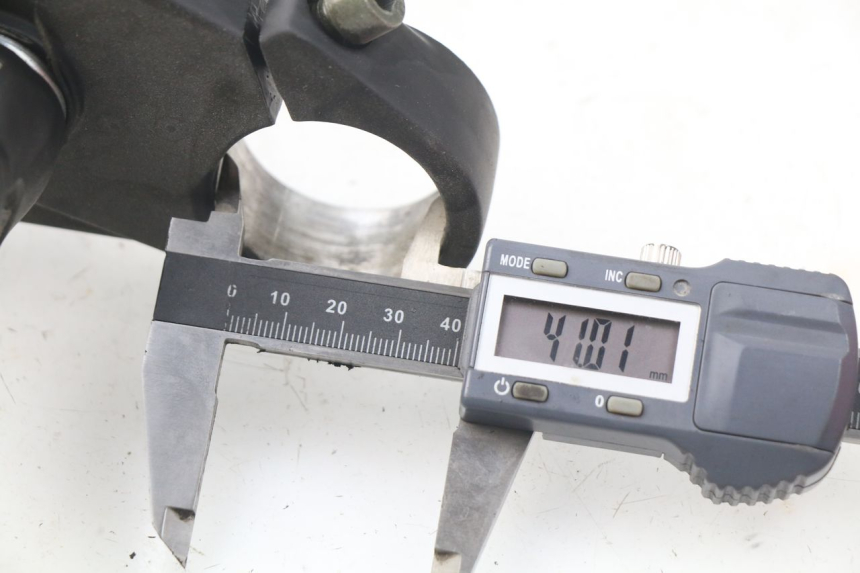 photo de Górna obejma widelca YAMASAKI MSX 50 (2013 - 2022) - Zoom stanu zużycia