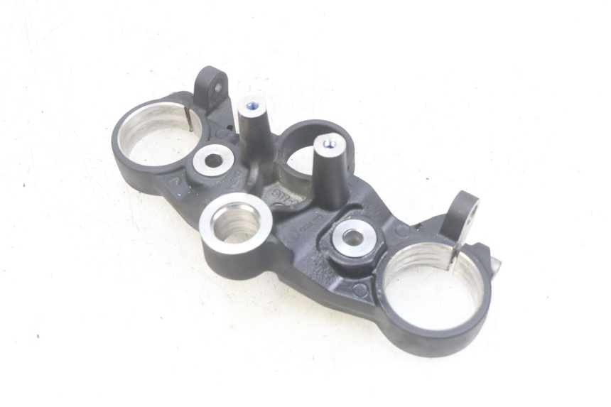 photo de Górna obejma widelca YAMAHA MT ABS 125 (2014 - 2018) - Zbliżenie techniczne