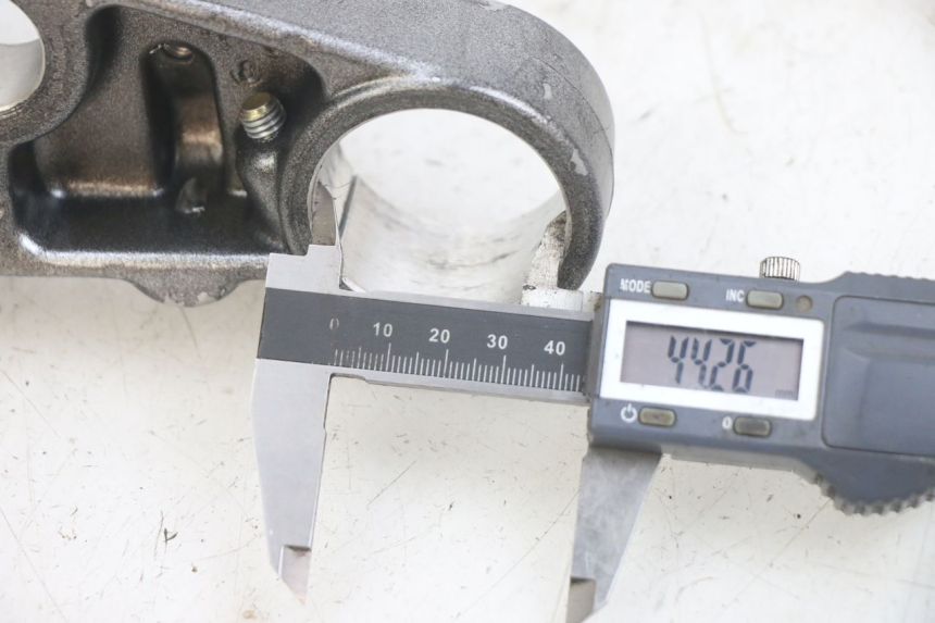 photo de Górna głowica widelca GILERA RK 50 (1996 - 1999) - Inny kąt widzenia