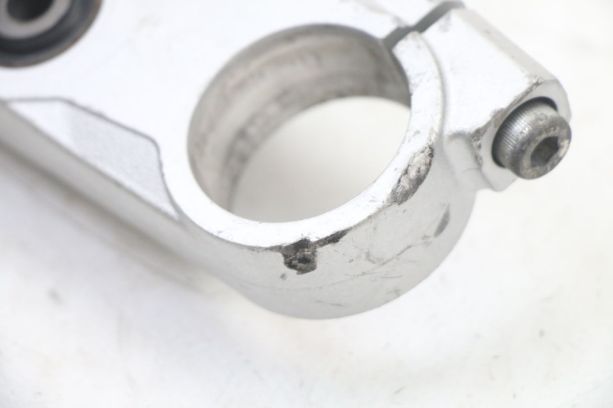 photo de Górna obejma widelca SUZUKI GSX F GSXF 650 (2007 - 2015) - Zbliżenie techniczne