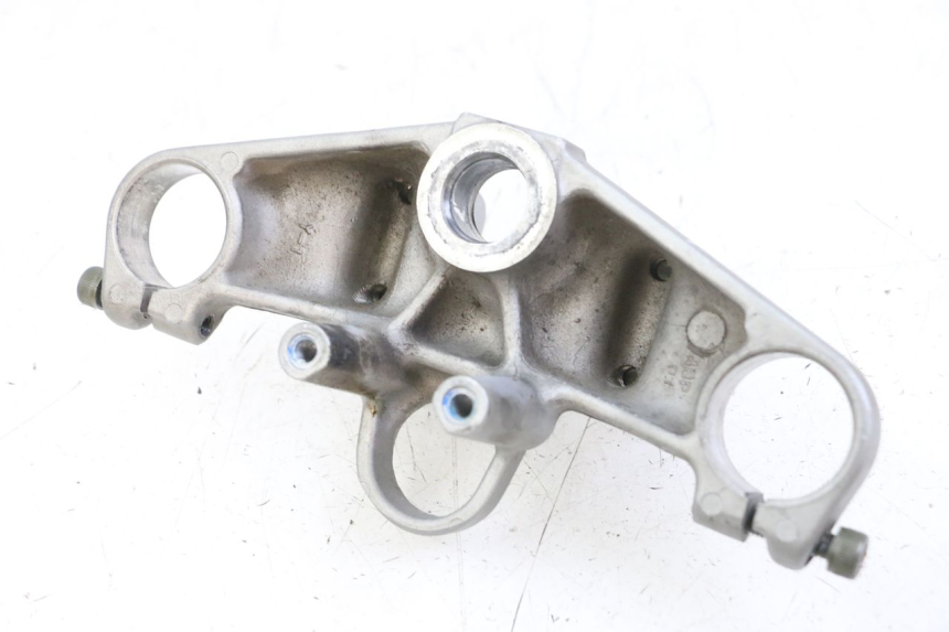 photo de Górna obejma widelca YAMAHA TDR DELTABOX 125 (1997 - 2003) - Zbliżenie techniczne