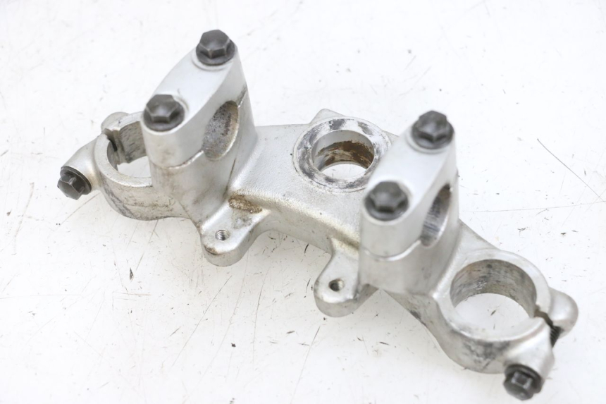 photo de Górna obejma widelca YAMAHA TTR 125 (2000 - 2020) - Widok główny