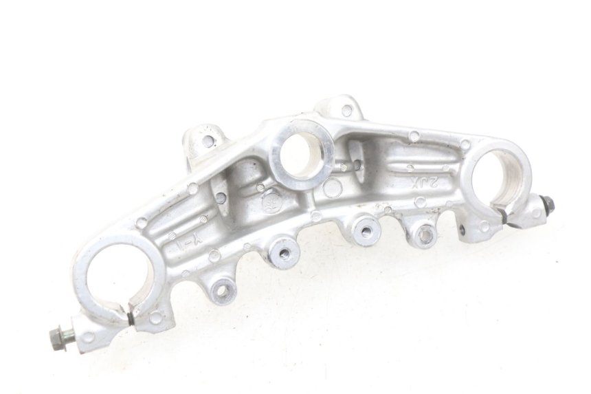 photo de Górna obejma widelca YAMAHA TW 125 (1998 - 2002) - Zoom stanu zużycia