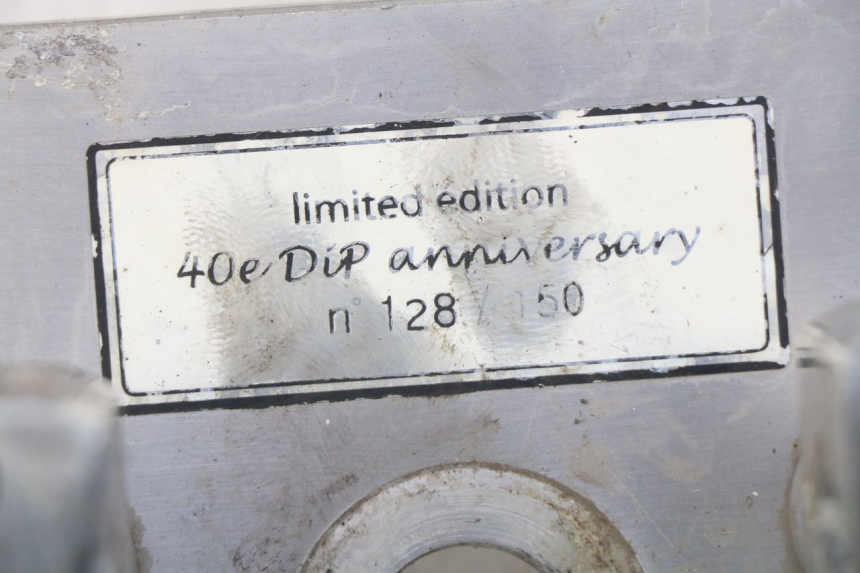 photo de Górna obejma widelca DAELIM VL DAYSTAR 125 (2000 - 2011) - Punkty mocowania