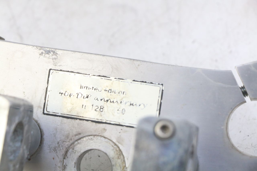 photo de Górna obejma widelca DAELIM VL DAYSTAR 125 (2000 - 2011) - Stan powierzchni