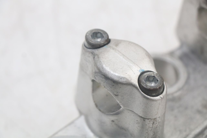 photo de Górna obejma widelca FANTIC XM PERFORMANCE 2T 50 (2021 - 2022) - Zbliżenie techniczne