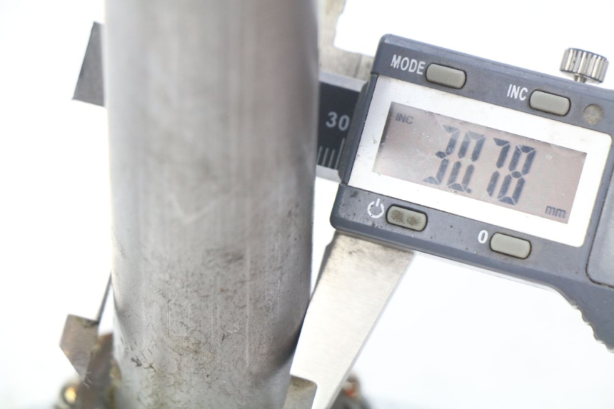 photo de Górna obejma widelca YAMAHA XP T-MAX TMAX ABS 530 (2012 - 2015) - Szczegół części