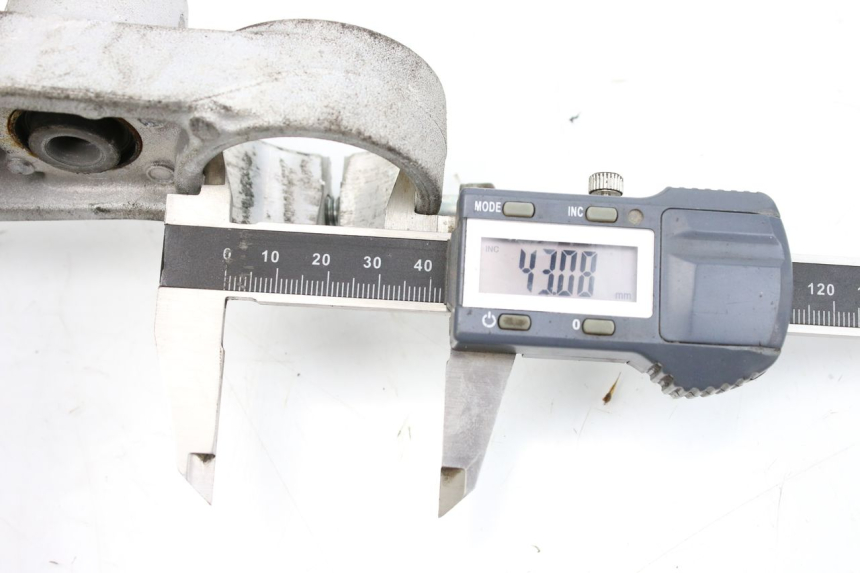 photo de Górna obejma widelca YAMAHA XP T-MAX TMAX ABS 530 (2012 - 2015) - Stan powierzchni