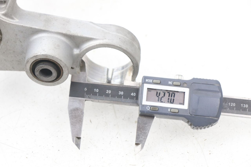 photo de Górna obejma widelca YAMAHA XP T-MAX TMAX 500 (2008 - 2012) - Zoom stanu zużycia