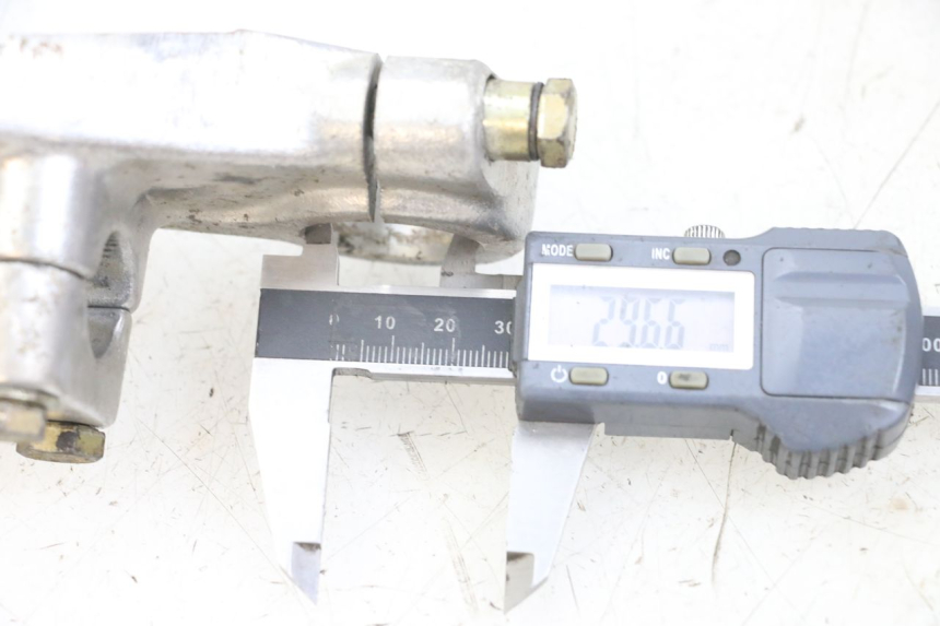 photo de Górna obejma widelca PEUGEOT XP6 50 (1997 - 2003) - Zoom stanu zużycia