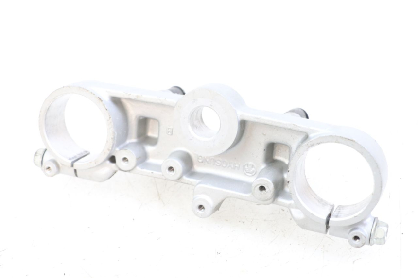 photo de Górna obejma widelca HYOSUNG XRX 125 (2000 - 2008) - Inny kąt widzenia