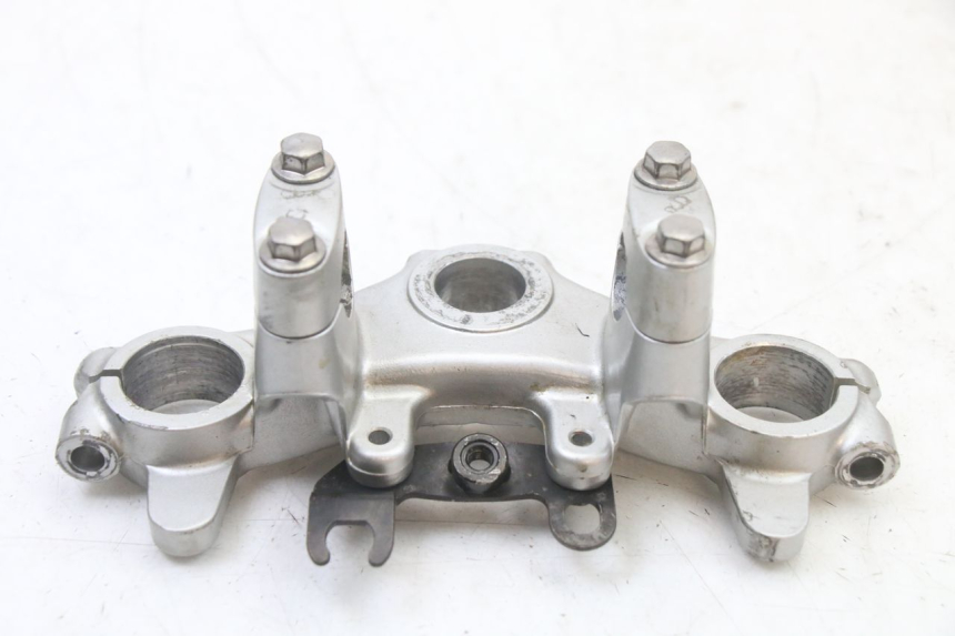 photo de Górna obejma widelca YAMAHA TTR 125 (2000 - 2020) - Zoom stanu zużycia