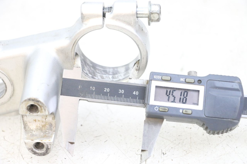 photo de Górna obejma widelca YAMAHA YZ 85 (2002 - 2018) - Szczegół części