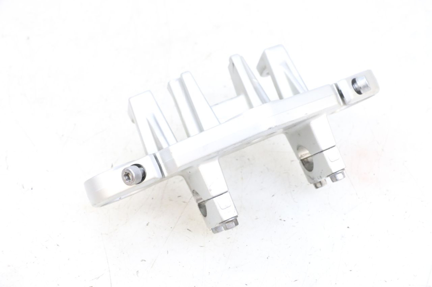 photo de Górna obejma widelca KAWASAKI ZR 7 750 (1999 - 2004) - Zoom stanu zużycia