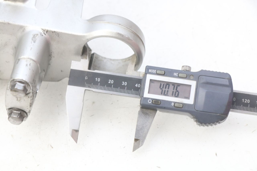 photo de TRÓJNIK WIDEŁEK KAWASAKI ZR7 ZR-7 S 750 (1999 - 2004) - Zoom stanu zużycia