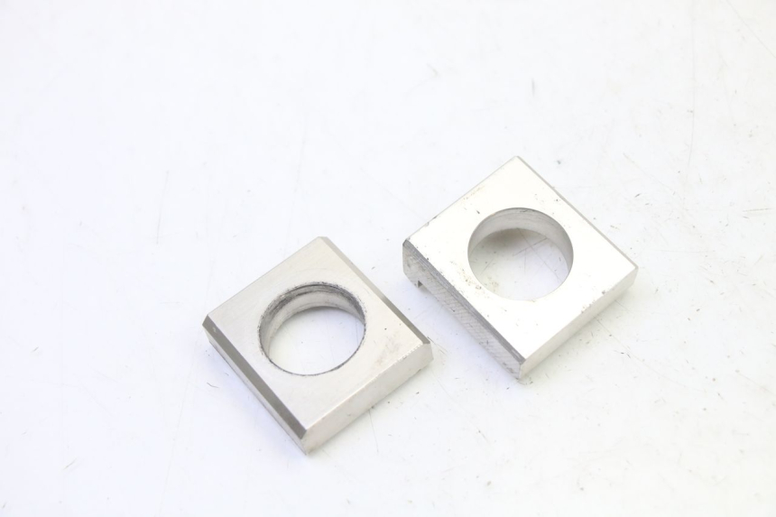 photo de NAPINACZ ŁAŃCUCHA YAMAHA TDM ABS 900 (2002 - 2014) - Inny kąt widzenia