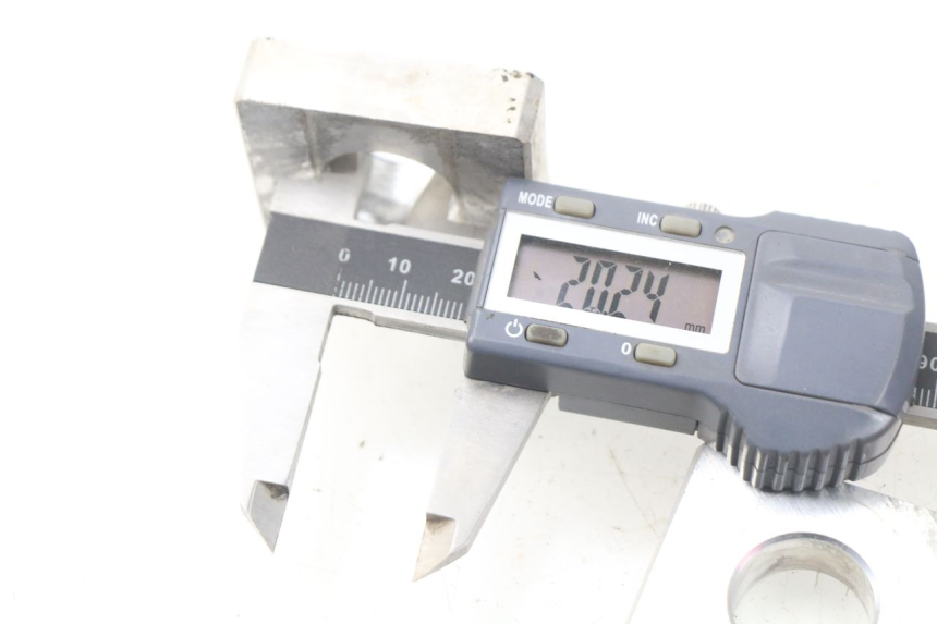 photo de NAPINACZ ŁAŃCUCHA KAWASAKI Z Z900 900 (2017 - 2019) - Zoom stanu zużycia