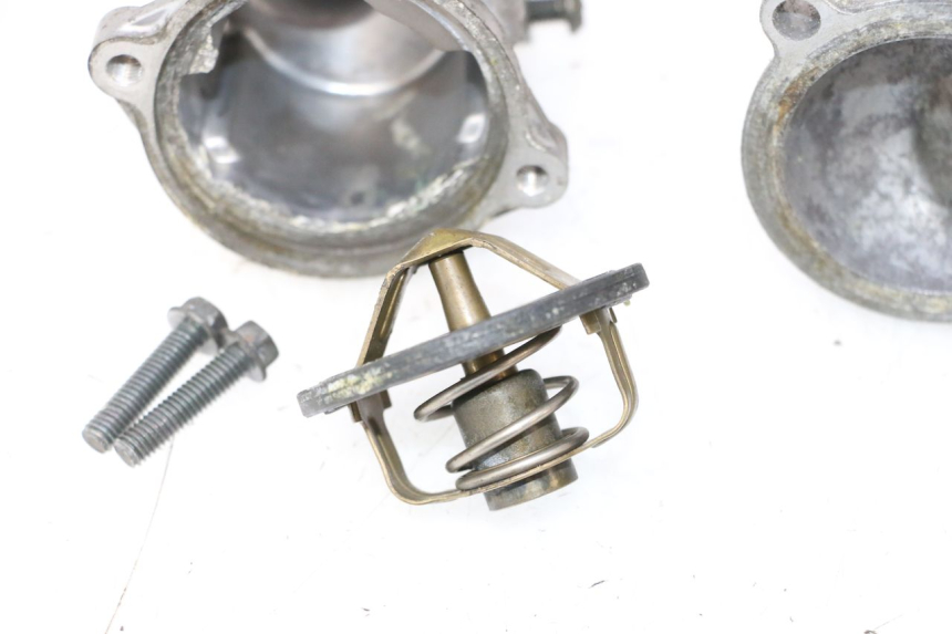 photo de TERMOSTAT YAMAHA FJR 1300 (2001 - 2005) - Punkty mocowania
