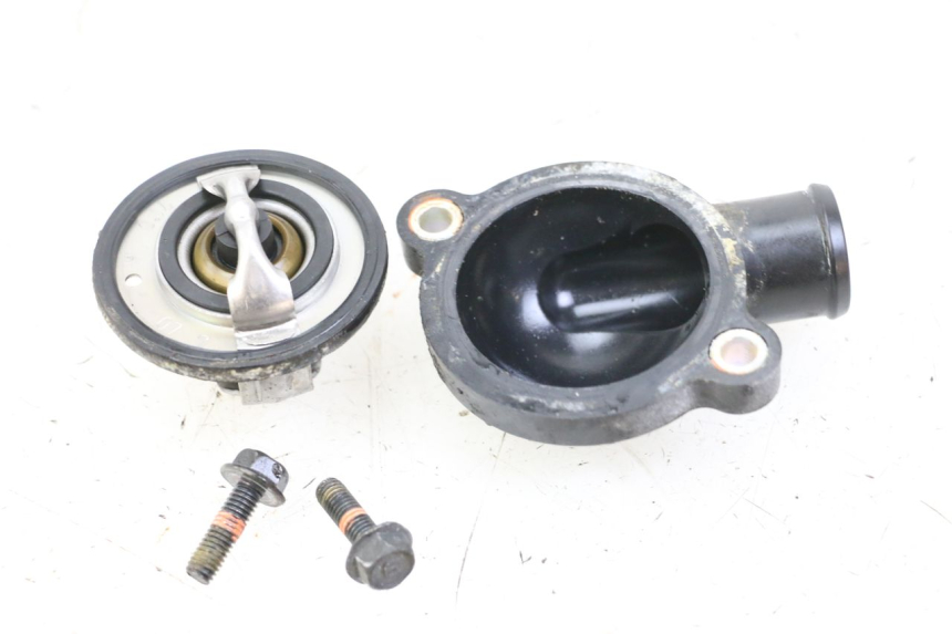 photo de TERMOSTAT YAMAHA FZ6 FAZER S2 600 (2007 - 2011) - Inny kąt widzenia