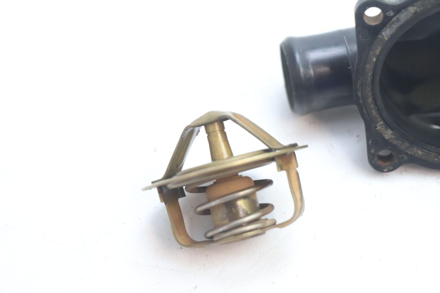photo de TERMOSTAT KAWASAKI GPX F ZX750F 750 (1986 - 1990) - Zoom stanu zużycia