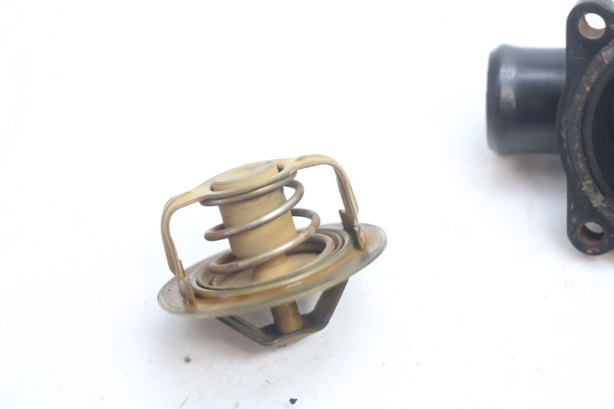 photo de TERMOSTAT KAWASAKI GPX F ZX750F 750 (1986 - 1990) - Inny kąt widzenia