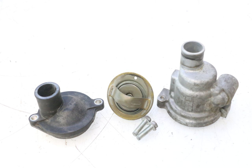 photo de TERMOSTAT YAMAHA TDM ABS 900 (2002 - 2014) - Zbliżenie techniczne