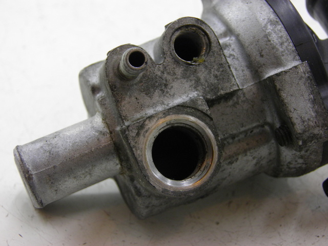 photo de TERMOSTAT YAMAHA FZS FAZER 600 (1998 - 2001) - Zoom stanu zużycia