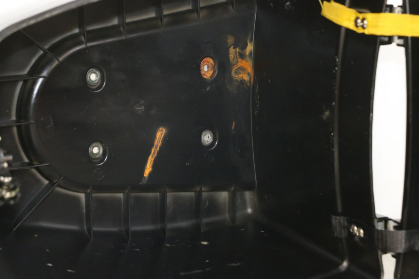 photo de KUFER TYŁ E-MAX 80L 1 (2011 - 2014) - Zbliżenie techniczne