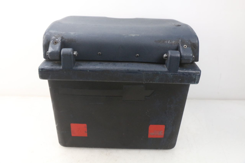 photo de KUFER TYŁ KYMCO AGILITY 4T 50 (2005 - 2018) - Zoom stanu zużycia