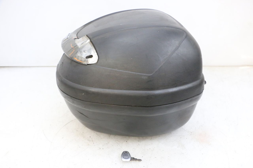 photo de KUFER TYŁ PEUGEOT DJANGO 4T 50 (2014 - 2019) - Widok profilu