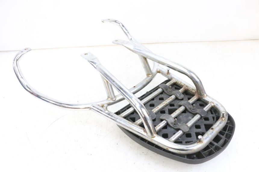 photo de KUFER TYŁ PEUGEOT DJANGO 4T 50 (2014 - 2019) - Zbliżenie techniczne