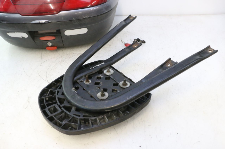 photo de TOP CASE PEUGEOT ELYSTAR 50 (2002 - 2014) - Kontrola wizualna