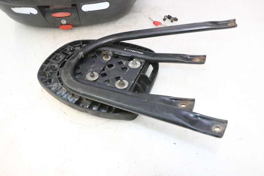 photo de TOP CASE PEUGEOT ELYSTAR 50 (2002 - 2014) - Alternatywny kąt